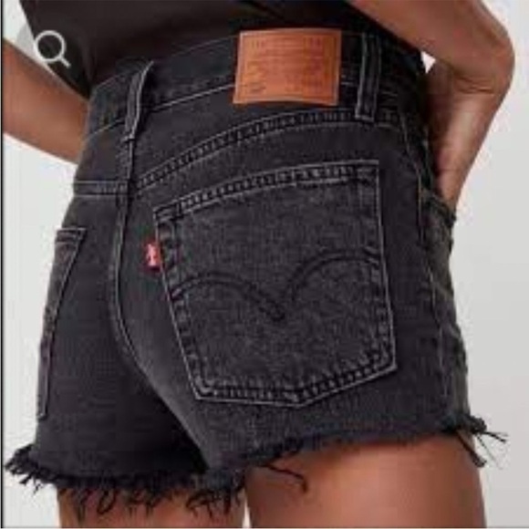 Sz27 Levi’s 501 button fly distressed cutoff denim shorts in faded black. EUC - Picture 1 of 16
